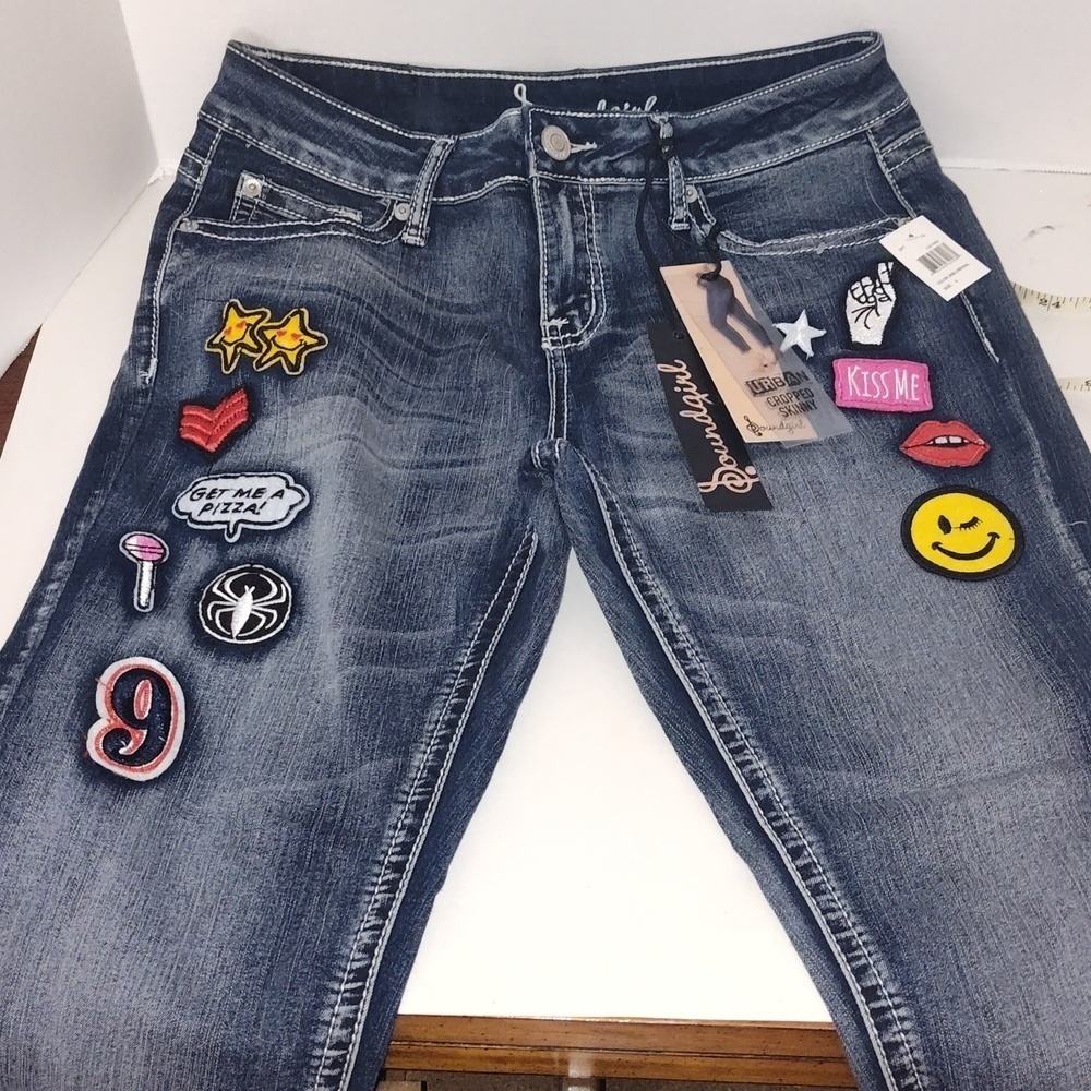 Soundgirl  Urban Cropped Skinny Jean Size9 Star Smiley Faces Suckers Spiders